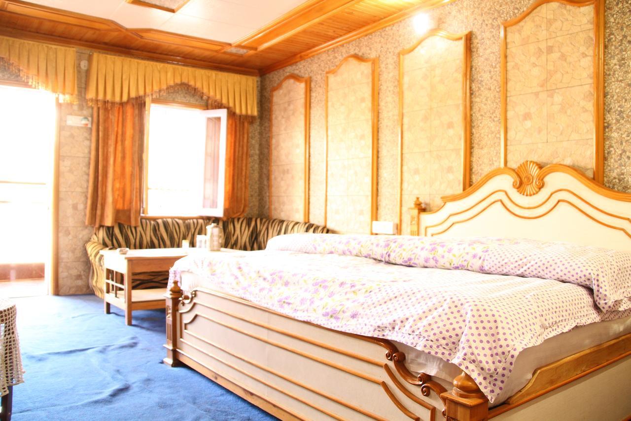 Hotel Vikrant Найнитал Экстерьер фото